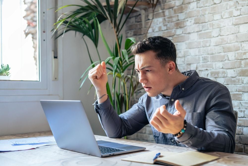Frustrated users encountering app bugs on multiple devices (XNOR Group)